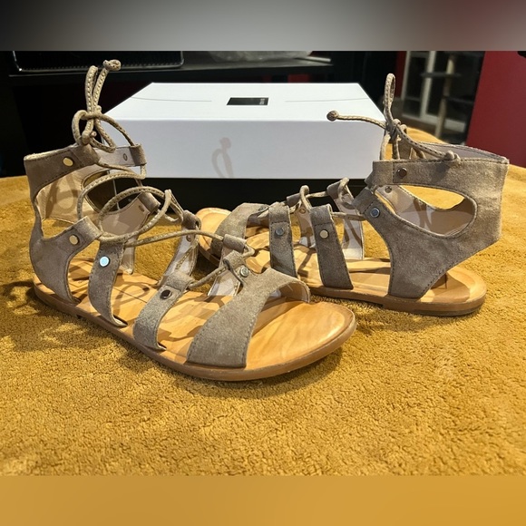 Dolce Vita Shoes - DOLCE vita Jasmyn Almond Suede lace up sandals size 8